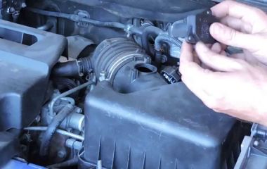 Как прочистить датчик массового расхода воздуха (ДМРВ)