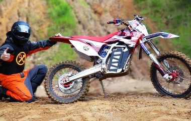 Новый уровень приключений: электрические эндуро от Arctic Leopard